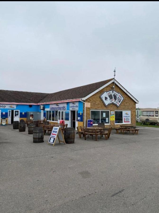 The Luxury Wolds Retreat 6 Berth 3 Bedrooms Beds Made For Arrival Wifi Ingoldmells Exteriör bild
