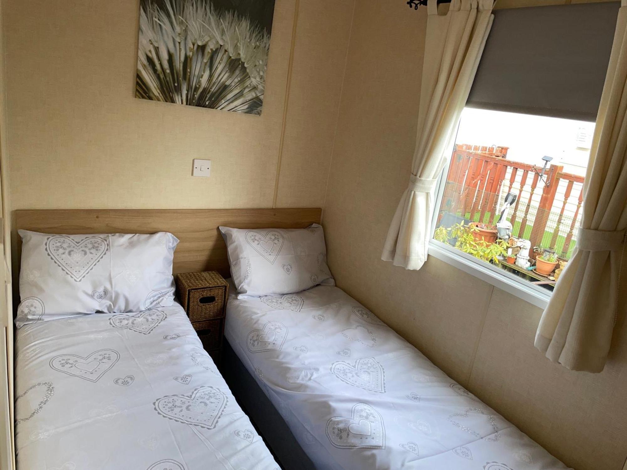 The Luxury Wolds Retreat 6 Berth 3 Bedrooms Beds Made For Arrival Wifi Ingoldmells Exteriör bild